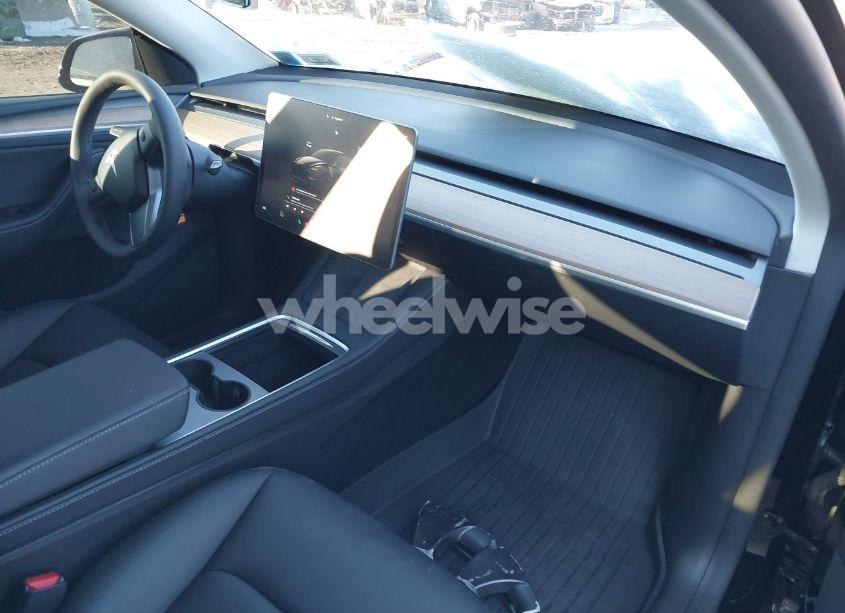 Photo 5 of 2024 Tesla Model Y PERFORMANCE DUAL MOTOR ALL-WHEEL DRIVE (VIN 7SAYGDEFXRA282830)