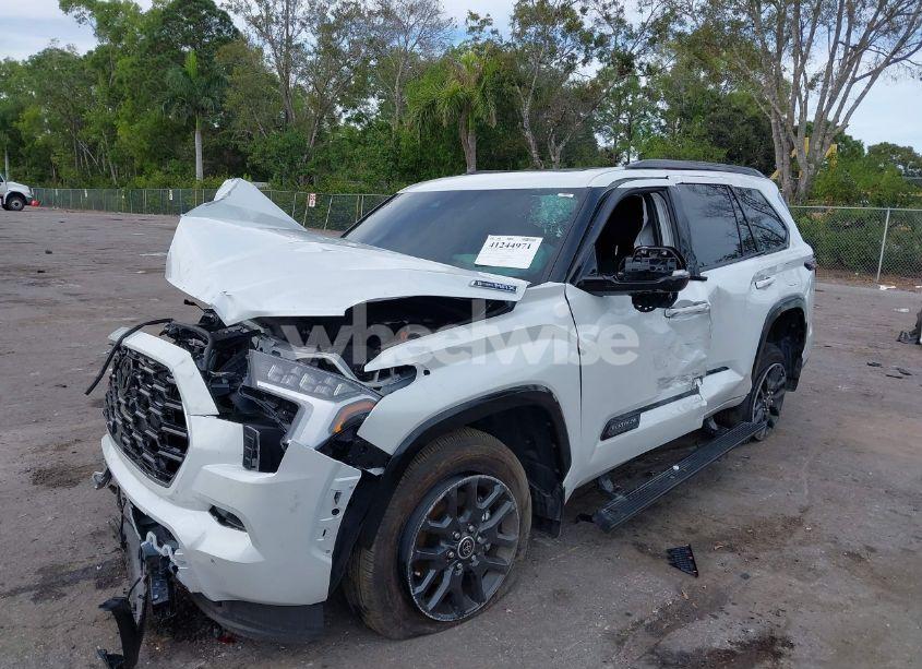 Photo 2 of 2023 Toyota Sequoia PLATINUM (VIN 7SVAAABA4PX001883)