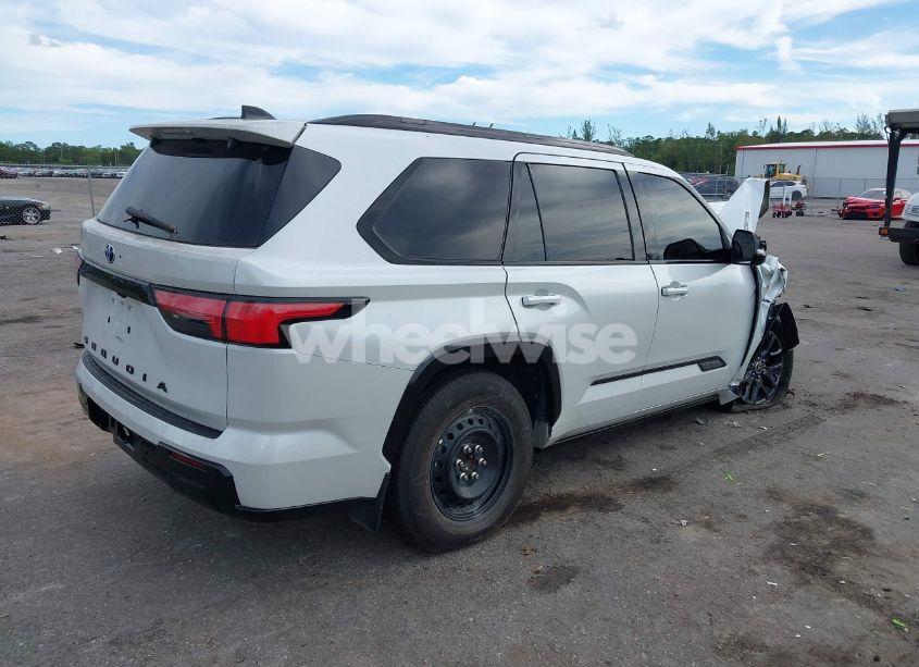 Photo 4 of 2023 Toyota Sequoia PLATINUM (VIN 7SVAAABA4PX001883)
