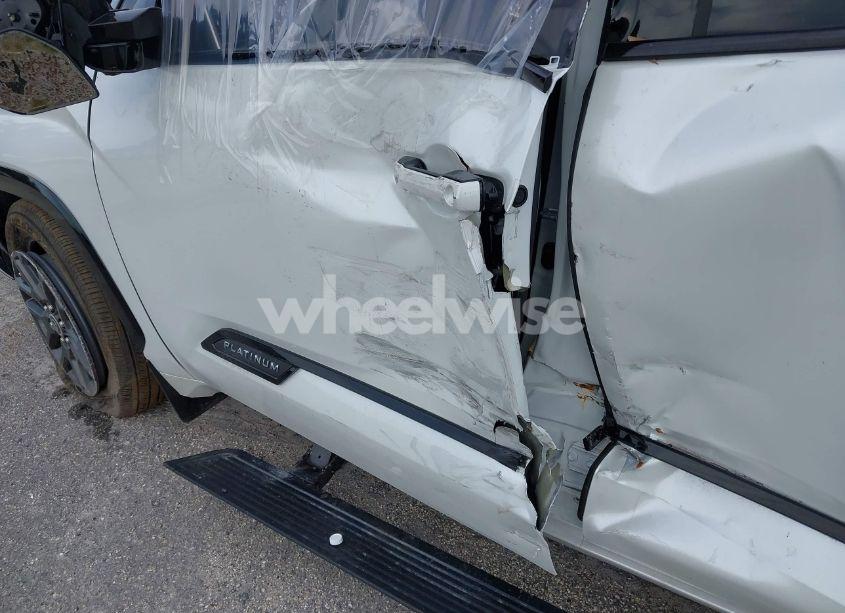 Photo 6 of 2023 Toyota Sequoia PLATINUM (VIN 7SVAAABA4PX001883)