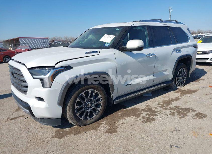 Photo 2 of 2024 Toyota Sequoia LIMITED (VIN 7SVAAABA5RX038752)