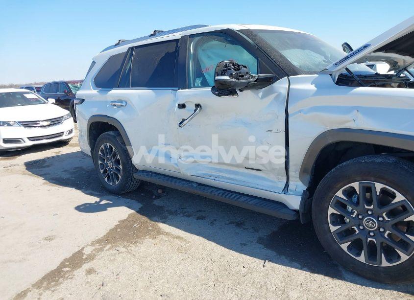 Photo 6 of 2024 Toyota Sequoia LIMITED (VIN 7SVAAABA5RX038752)