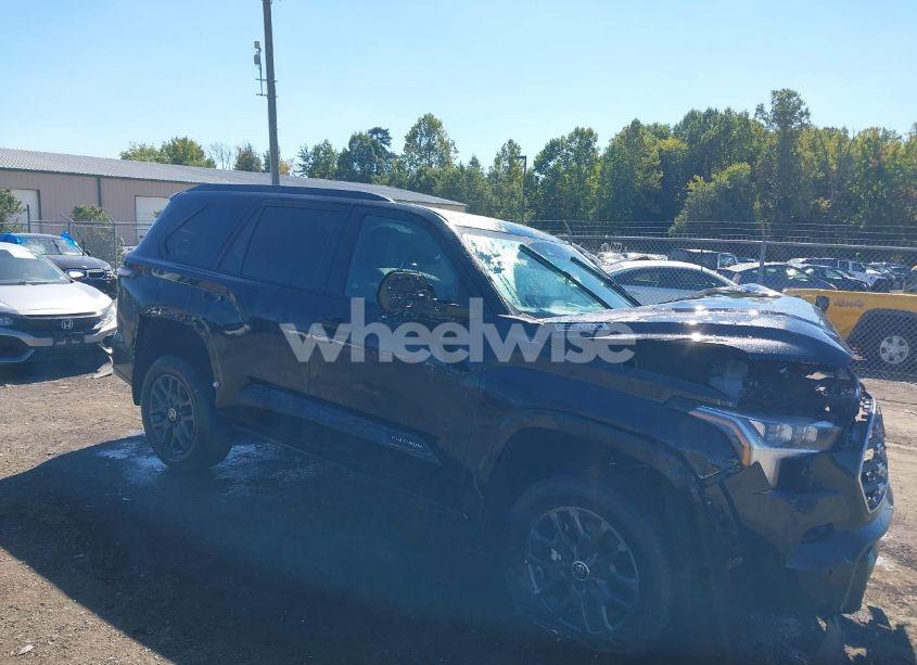 2024 Toyota Sequoia PLATINUM (VIN 7SVAAABA5RX039397) main photo