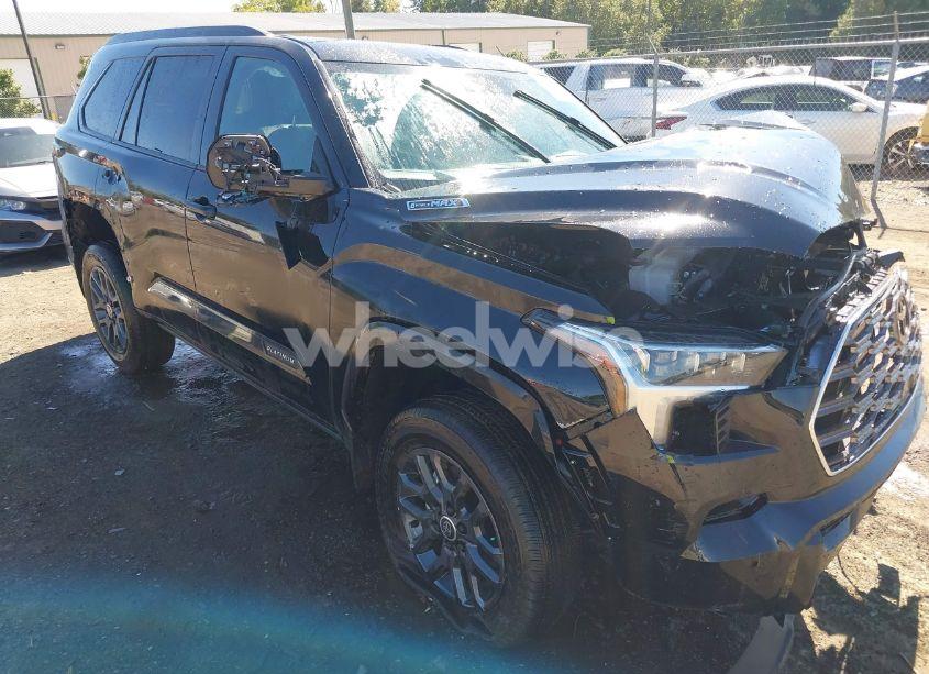 Photo 18 of 2024 Toyota Sequoia PLATINUM (VIN 7SVAAABA5RX039397)