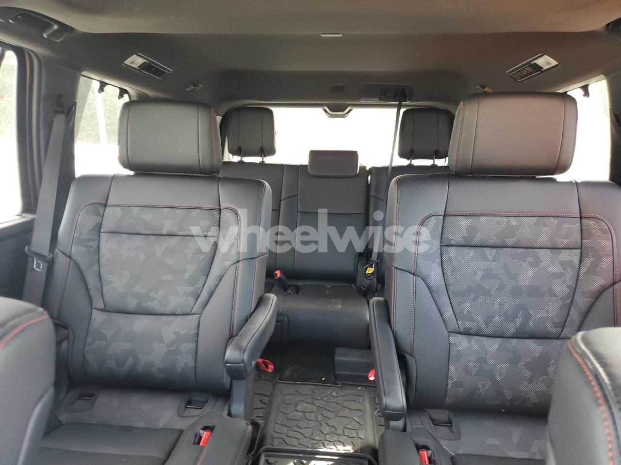 Photo 10 of 2025 TOYOTA SEQUOIA SR5 (VIN 7SVAAABA6SX060670)