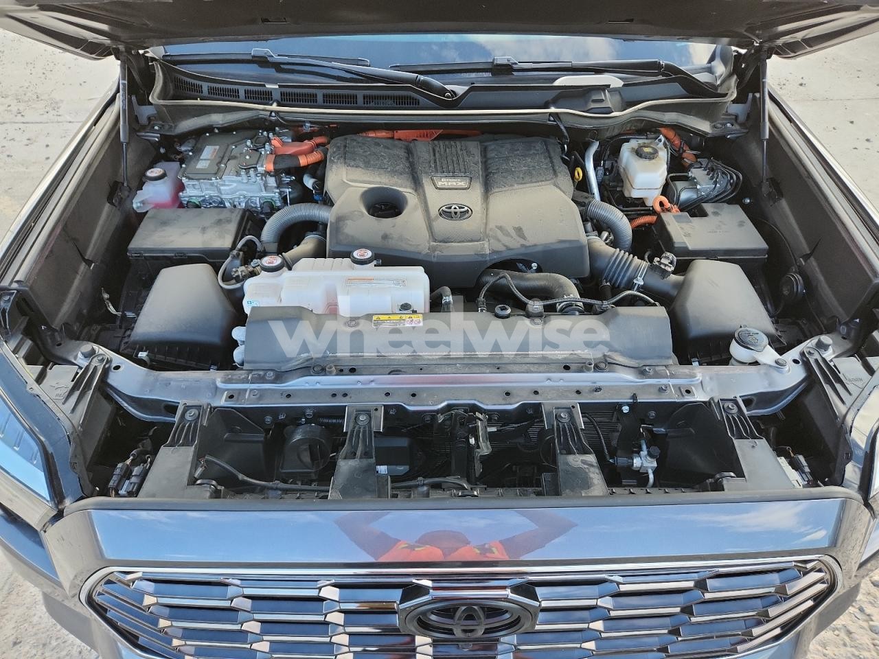 Photo 12 of 2024 TOYOTA SEQUOIA SR5 (VIN 7SVAAABA7RX035464)