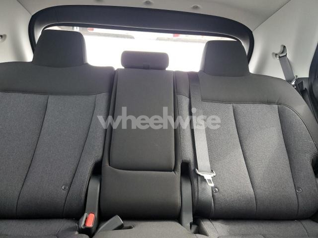 Photo 2 of 2025 HYUNDAI IONIQ 5 SE (VIN 7YAKM4DB0SY015479)