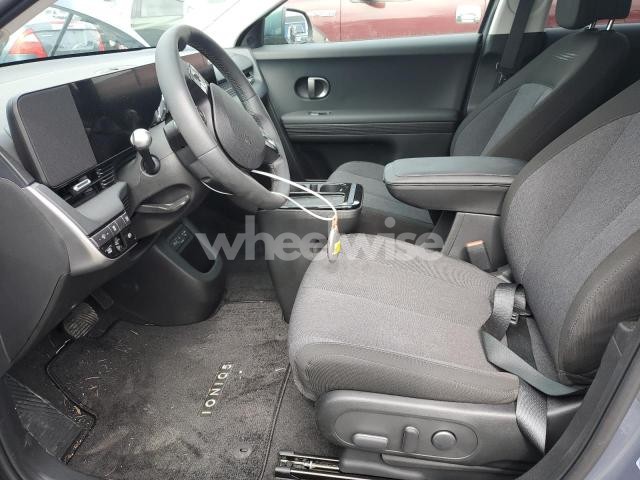 Photo 6 of 2025 HYUNDAI IONIQ 5 SE (VIN 7YAKM4DB0SY015479)