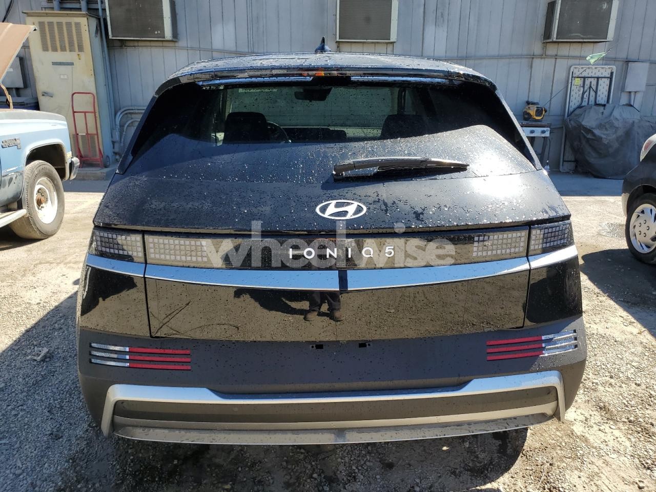 Photo 6 of 2025 HYUNDAI IONIQ 5 SE (VIN 7YAKM4DBXSY002366)