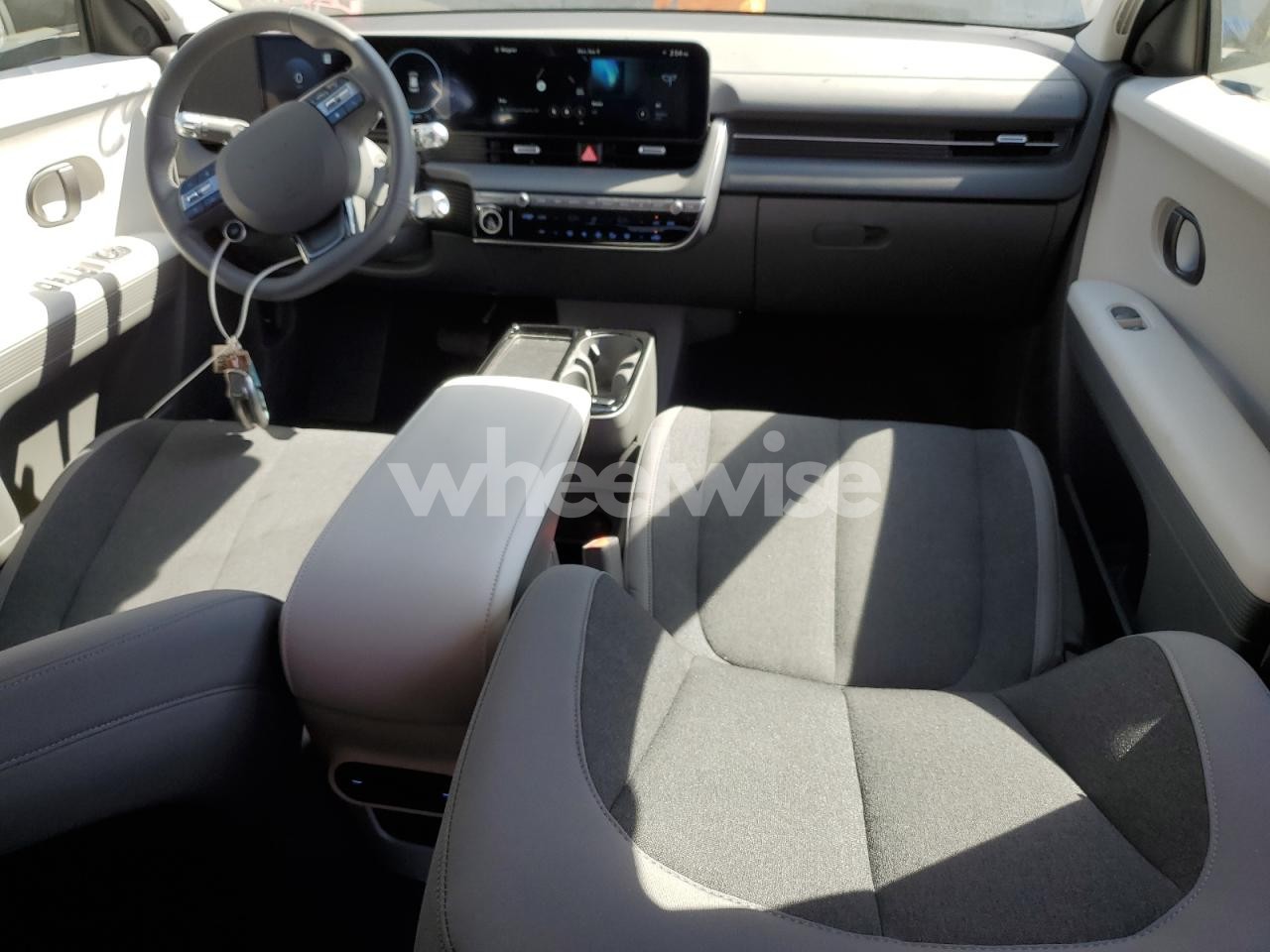 Photo 8 of 2025 HYUNDAI IONIQ 5 SE (VIN 7YAKM4DBXSY002366)
