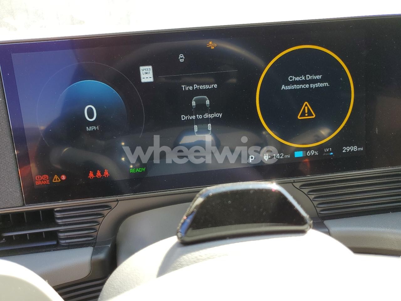 Photo 9 of 2025 HYUNDAI IONIQ 5 SE (VIN 7YAKM4DBXSY002366)