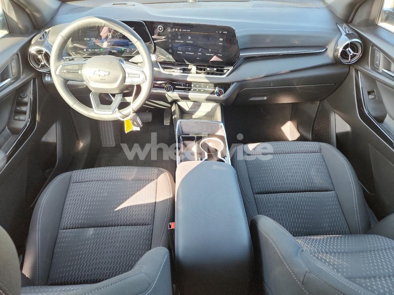 Photo 8 of 2025 CHEVROLET EQUINOX LT (VIN 9362NN6A69B050001)