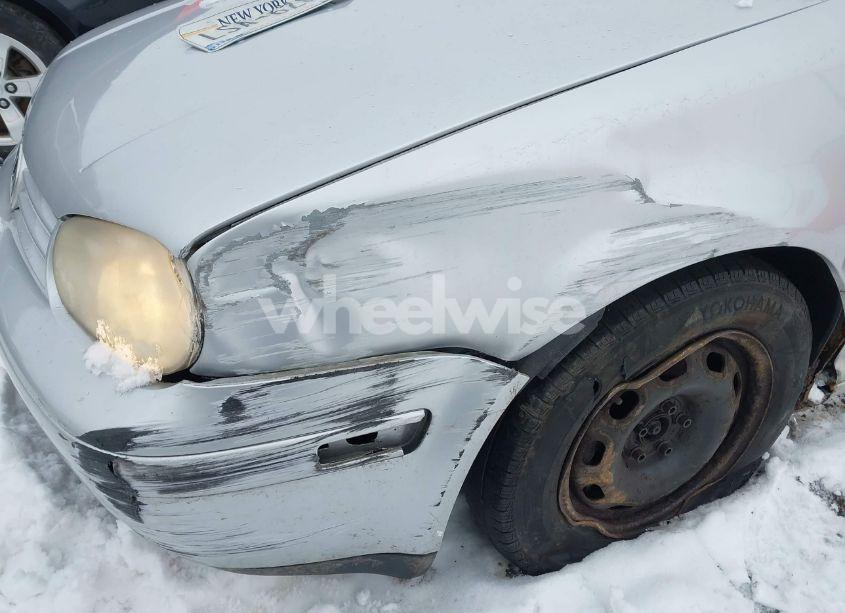 Photo 6 of 2005 Volkswagen Golf GL 2.0L (VIN 9BWFL61J054001568)