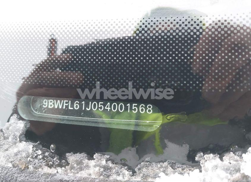 Photo 9 of 2005 Volkswagen Golf GL 2.0L (VIN 9BWFL61J054001568)