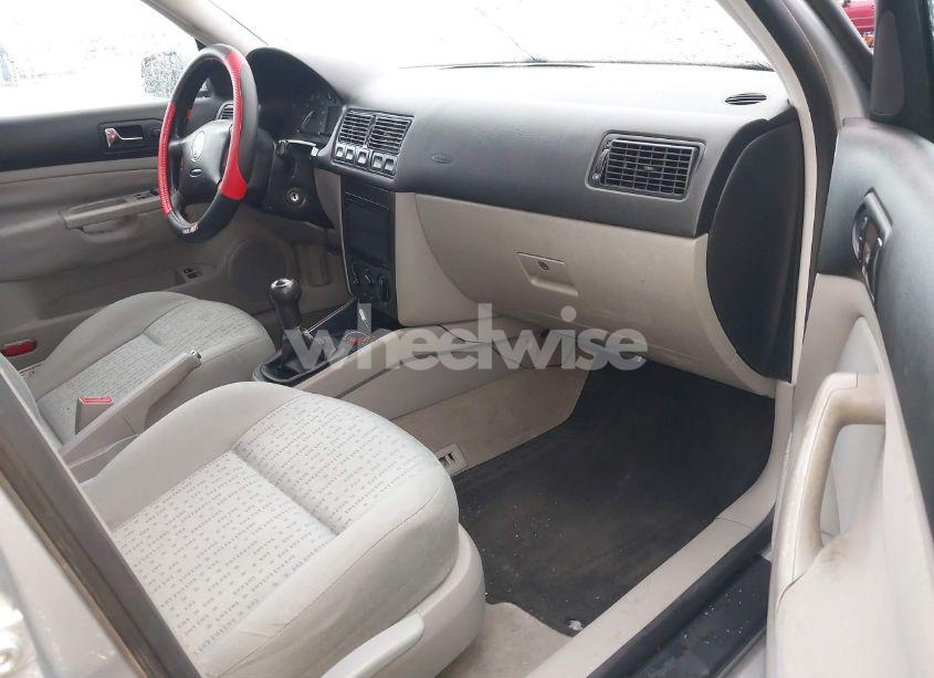 Photo 5 of 2005 Volkswagen Golf GL 2.0L (VIN 9BWFL61J754032655)