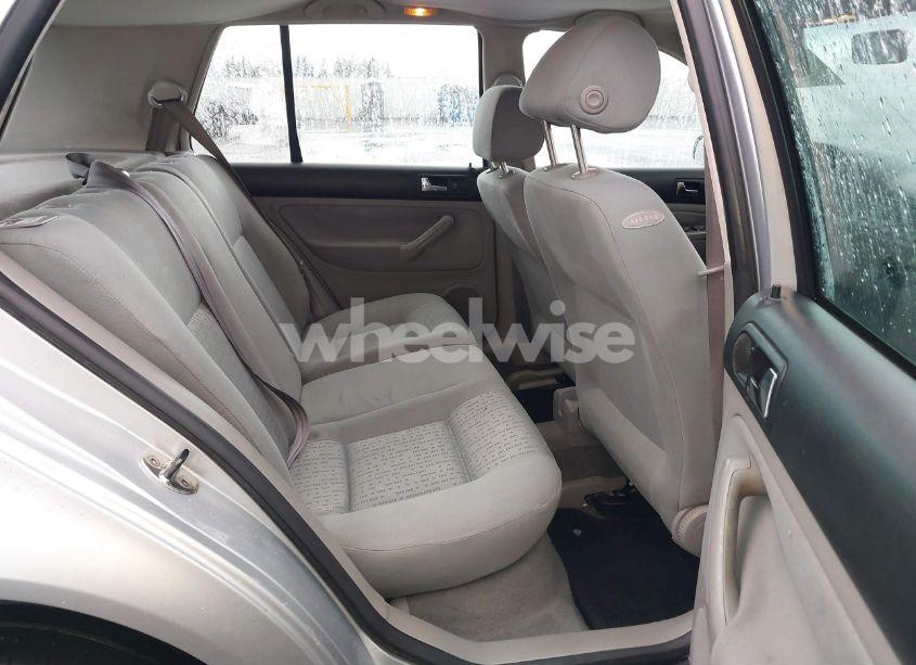 Photo 8 of 2005 Volkswagen Golf GL 2.0L (VIN 9BWFL61J754032655)