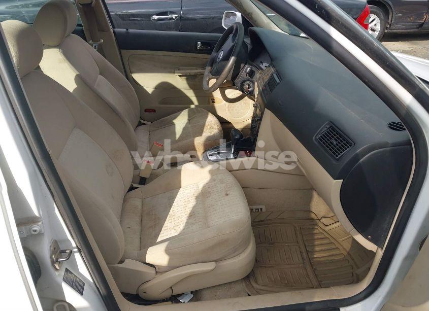 Photo 5 of 2005 Volkswagen Golf GL 2.0L (VIN 9BWFL61J854018019)