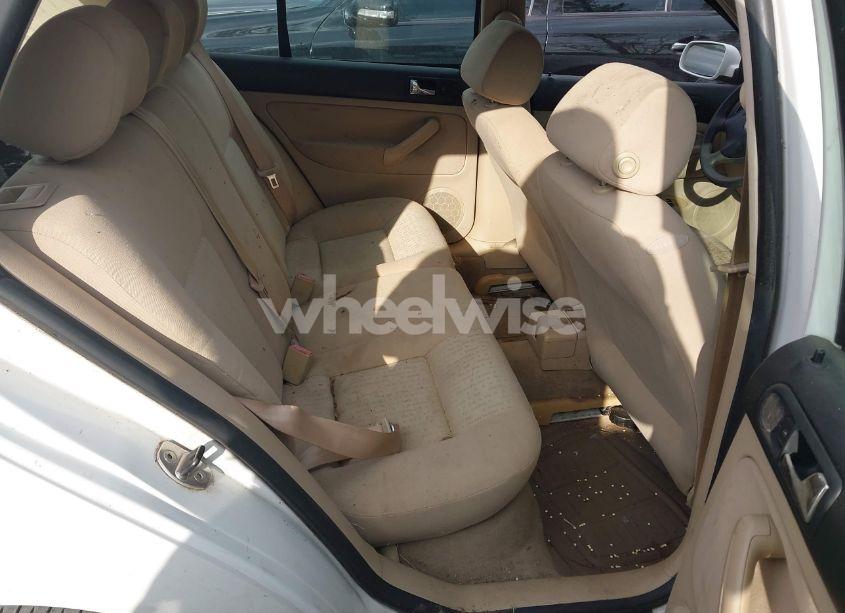 Photo 8 of 2005 Volkswagen Golf GL 2.0L (VIN 9BWFL61J854018019)