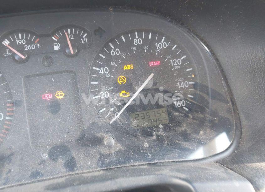 Photo 16 of 2005 Volkswagen Golf GL TDI (VIN 9BWFR61J354015902)