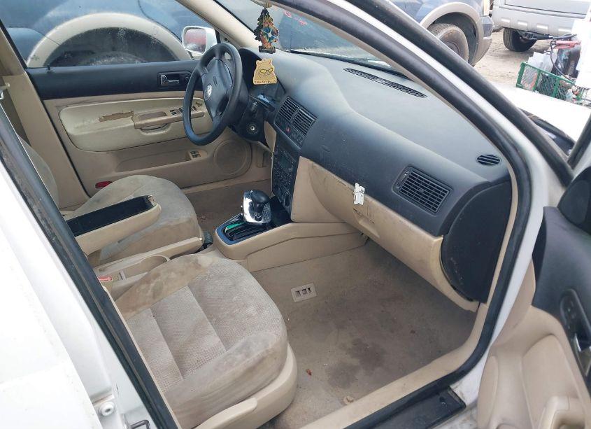 Photo 5 of 2005 Volkswagen Golf GLS 2.0L (VIN 9BWGL61J254029344)