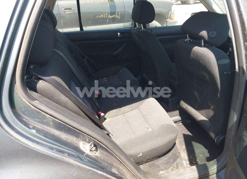 Photo 8 of 2005 Volkswagen Golf GLS 2.0L (VIN 9BWGL61J654000820)