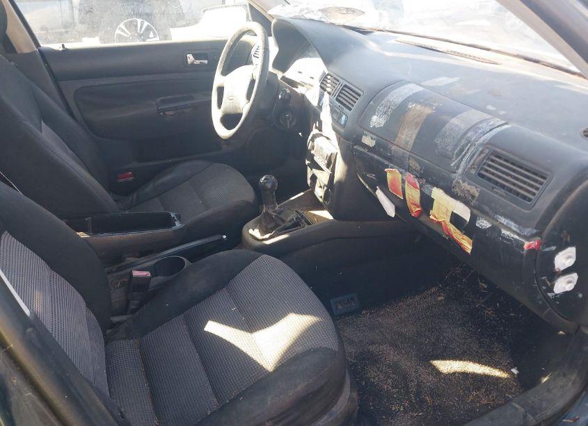 Photo 5 of 2005 Volkswagen Golf GLS 2.0L (VIN 9BWGL61J654034823)