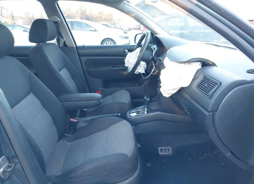 Photo 5 of 2006 Volkswagen Golf GLS 2.0L (VIN 9BWGL61J764011861)