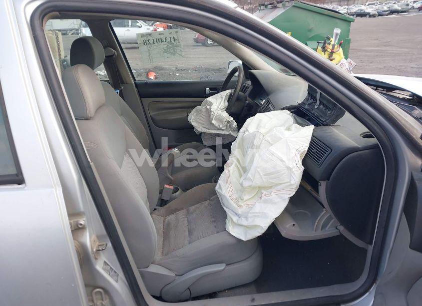 Photo 5 of 2005 Volkswagen Golf GLS TDI (VIN 9BWGR61J054001055)