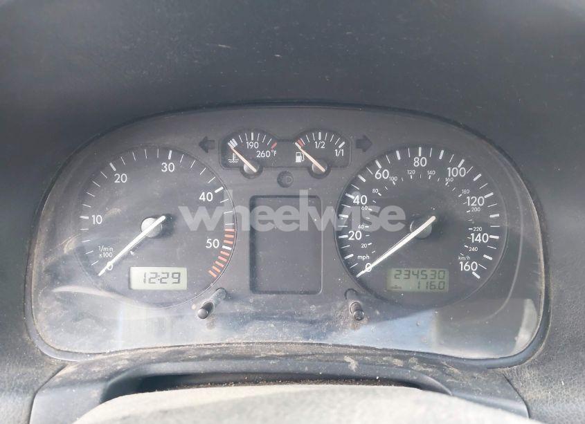 Photo 7 of 2005 Volkswagen Golf GLS TDI (VIN 9BWGR61J054001055)