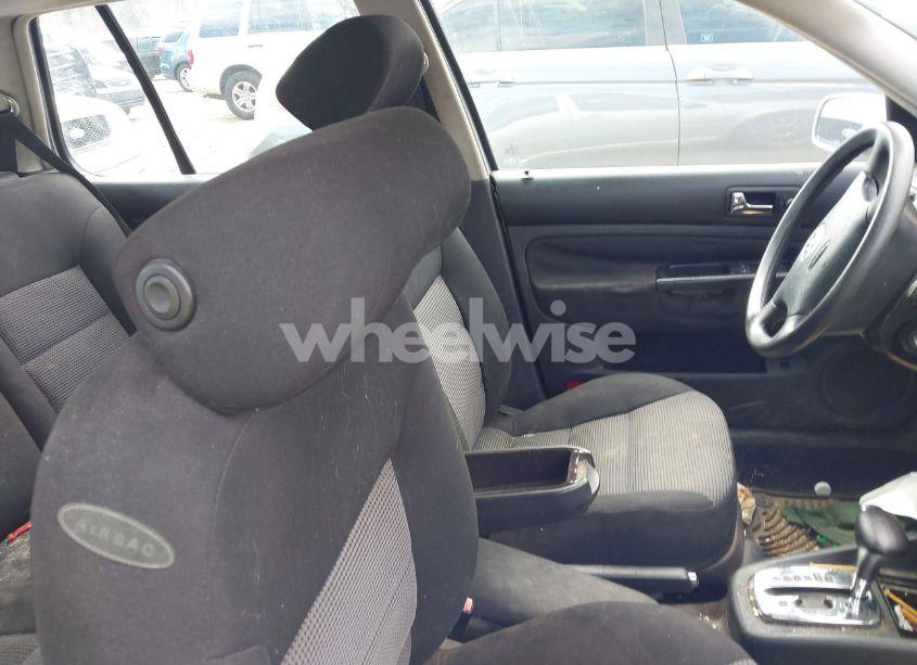 Photo 5 of 2005 Volkswagen Golf GLS TDI (VIN 9BWGR61J454001608)