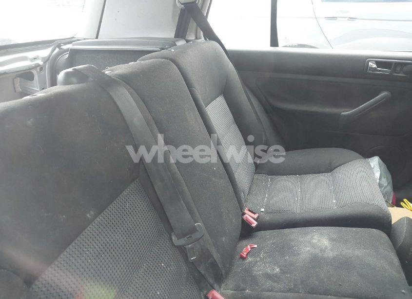 Photo 8 of 2005 Volkswagen Golf GLS TDI (VIN 9BWGR61J454001608)