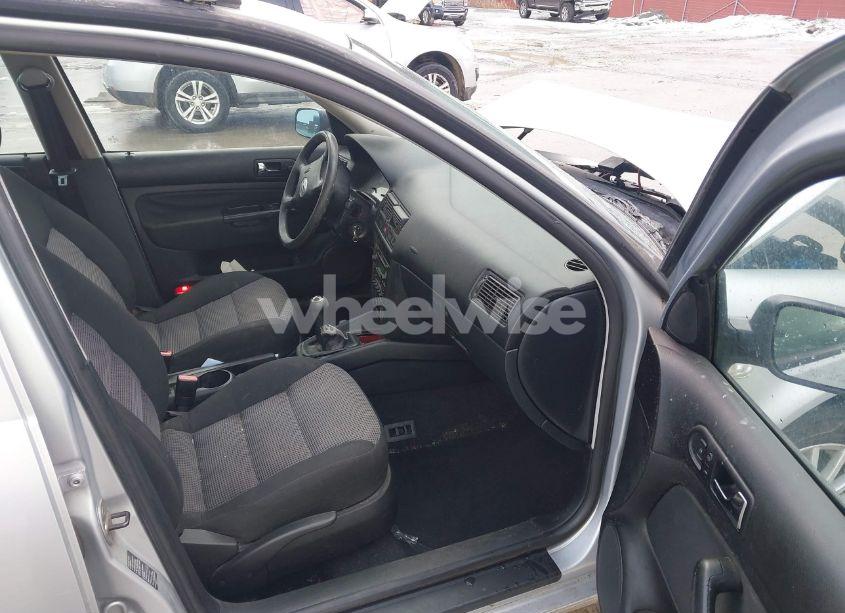 Photo 5 of 2005 Volkswagen Golf GLS TDI (VIN 9BWGR61J554016277)