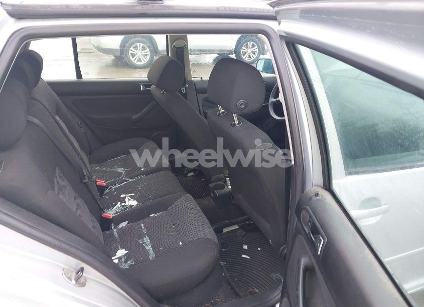 Photo 8 of 2005 Volkswagen Golf GLS TDI (VIN 9BWGR61J554016277)