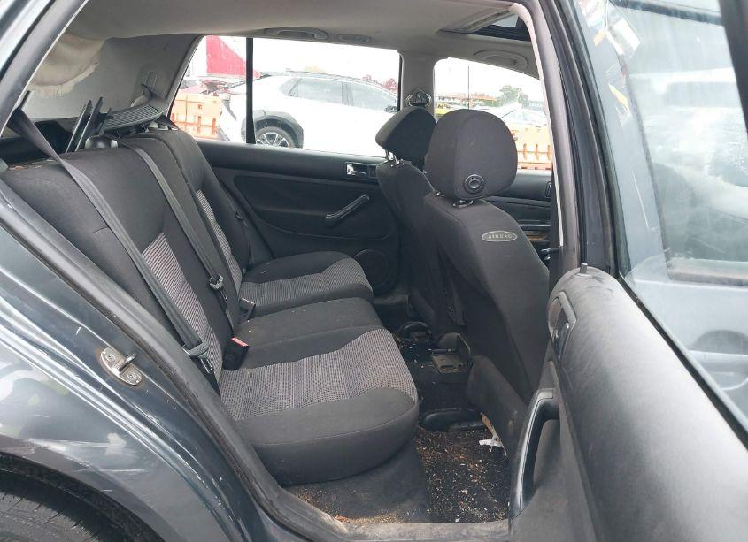 Photo 8 of 2004 Volkswagen Golf GLS TDI (VIN 9BWGR61J944017219)