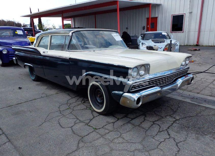 1959 Ford Fairlane (VIN A9LG121219) main photo