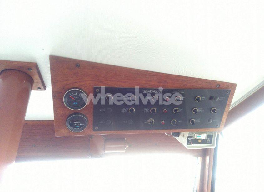 Photo 13 of 1983 Cruisers Yachts MARINETTE (VIN ALC814110183)