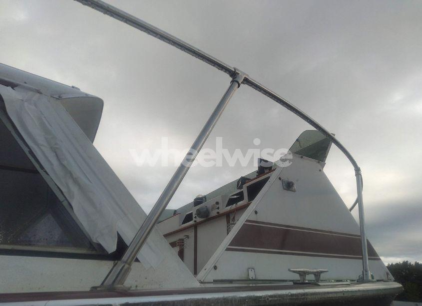 Photo 17 of 1983 Cruisers Yachts MARINETTE (VIN ALC814110183)