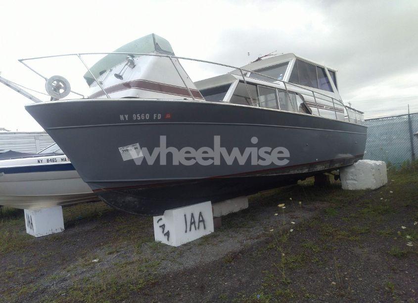 Photo 2 of 1983 Cruisers Yachts MARINETTE (VIN ALC814110183)