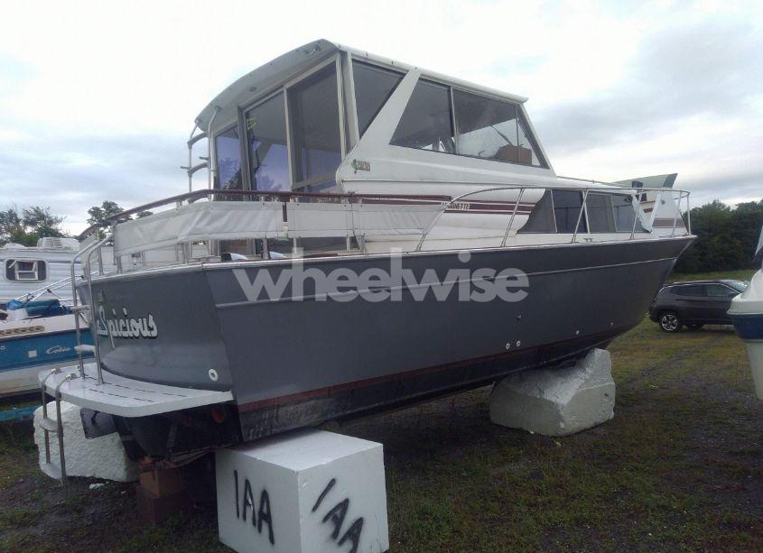 Photo 4 of 1983 Cruisers Yachts MARINETTE (VIN ALC814110183)