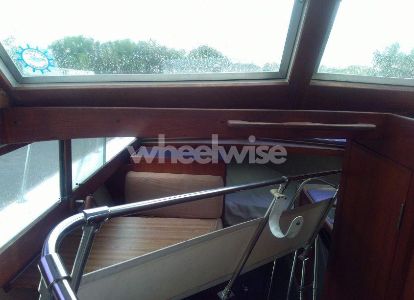 Photo 8 of 1983 Cruisers Yachts MARINETTE (VIN ALC814110183)