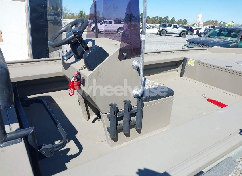 Photo 5 of 2020 Alweld 20' BOAT (VIN AWLC1488G920)