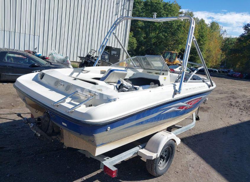 Photo 4 of 2005 Bayliner Other N/A (VIN BBB60FCUA505)