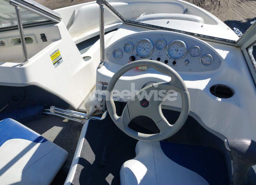 Photo 8 of 2005 Bayliner Other N/A (VIN BBB60FCUA505)