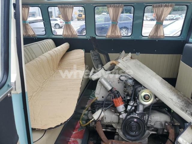 Photo 2 of 1975 VOLKSWAGEN BUS N/A (VIN BH409284)