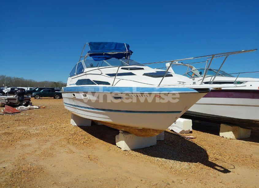 1988 Bayliner 2650 (VIN BL2A318TH788) main photo