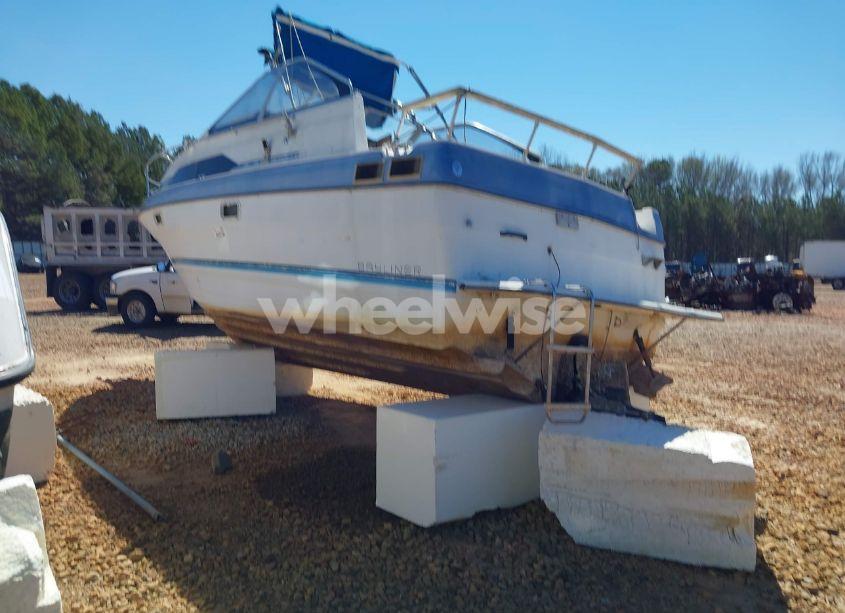 Photo 3 of 1988 Bayliner 2650 (VIN BL2A318TH788)