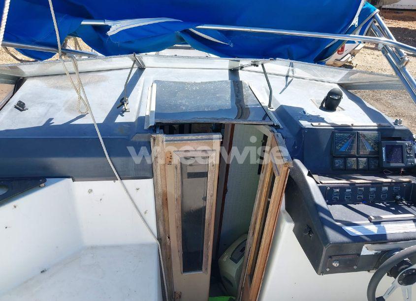 Photo 6 of 1988 Bayliner 2650 (VIN BL2A318TH788)