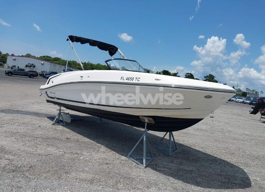 2022 Brunswick Family BOAT CO BAYLINER BOAT (VIN BLBX1687H122) main photo