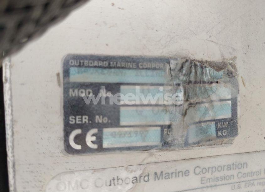 Photo 12 of 1998 Seaswirl Boat (VIN BRCN085CJ798)