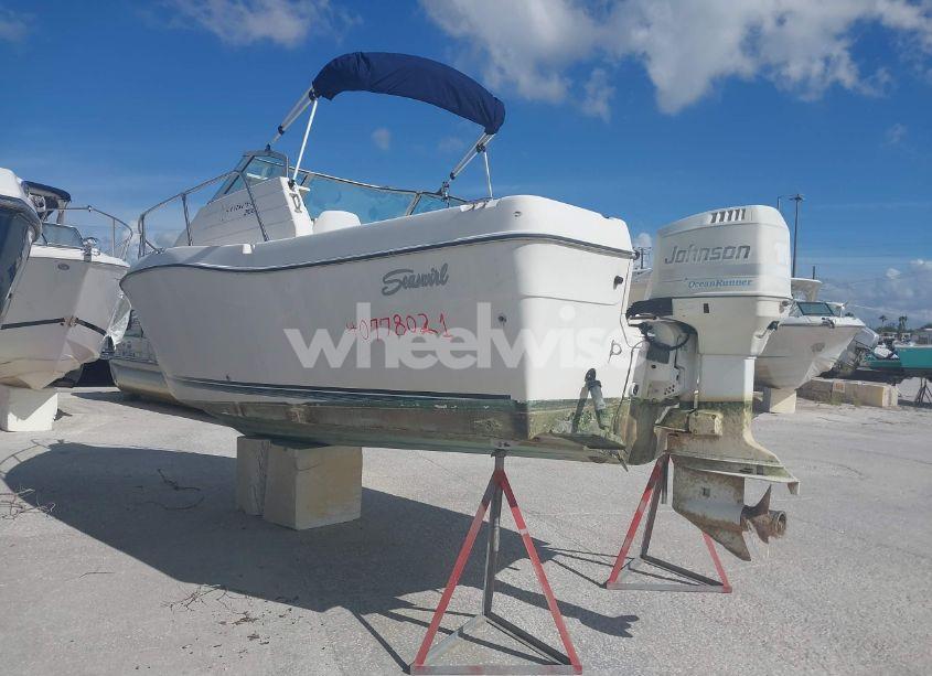 Photo 3 of 1998 Seaswirl Boat (VIN BRCN085CJ798)